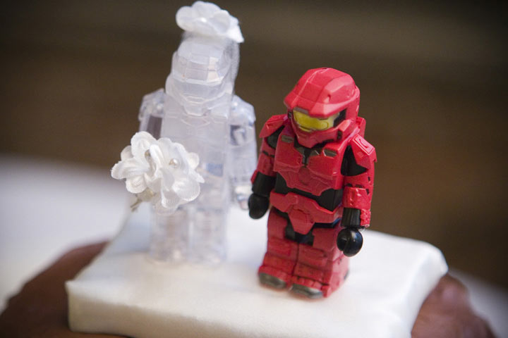  had a Halo cake topper Fate had them meet as foes on Xbox Live 